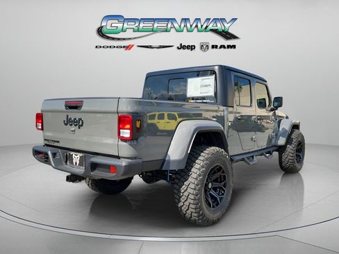 Used 2023 Jeep Gladiator Sport AWD/4WD image 3