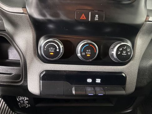 Used 2024 RAM 2500 Tradesman w/ Chrome Appearance Group image 16