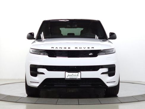Used 2025 Land Rover Range Rover Sport Dynamic SE AWD/4WD image 2