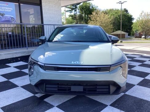 Used 2025 Kia K4 LXS image 3
