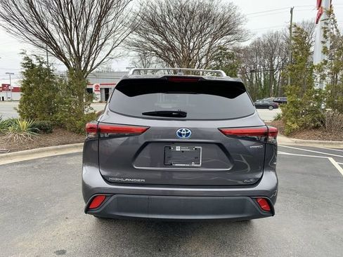 Used 2022 Toyota Highlander XLE image 7