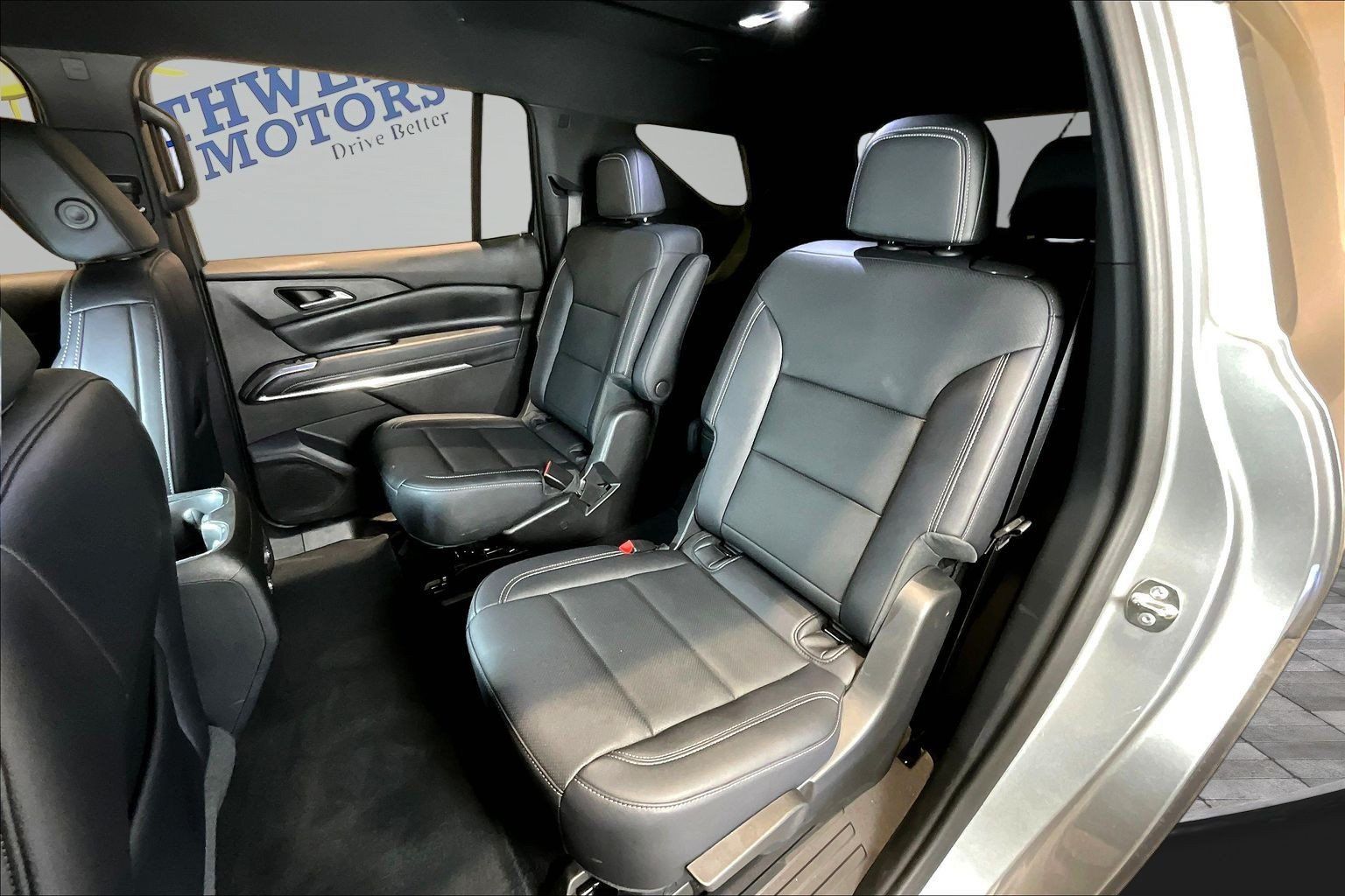 Used 2026 Chevrolet Traverse LT AWD/4WD image 23