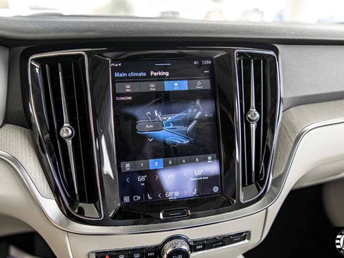 Used 2023 Volvo S60 T8 Plus image 26