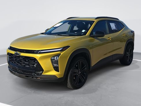 Used 2024 Chevrolet Trax ACTIV w/ Driver Confidence Package image 1