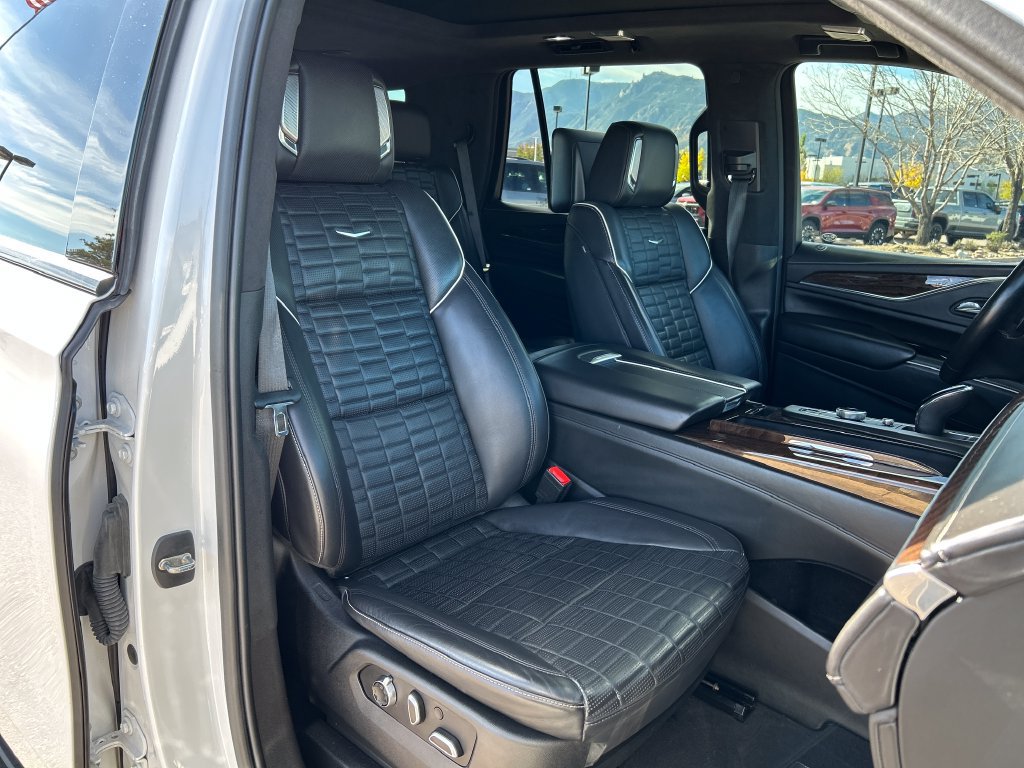 Used 2021 Cadillac Escalade Sport Platinum AWD/4WD image 18
