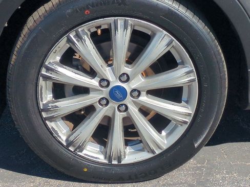 Used 2017 Ford Escape Titanium image 28