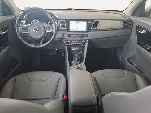 Used 2019 Kia Niro EX w/ Option Group 040 FWD image 2