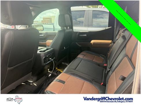 Used 2020 Chevrolet Silverado 1500 High Country w/ Technology Package AWD/4WD image 9