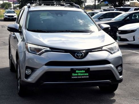 Used 2017 Toyota RAV4 Limited FWD image 2
