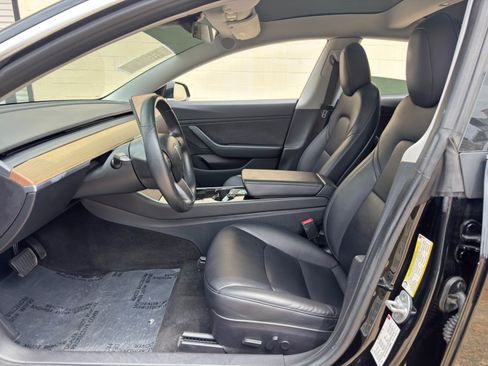 Used 2018 Tesla Model 3 Long Range RWD image 16