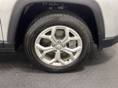Used 2024 Jeep Compass Latitude AWD/4WD image 23