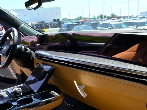 New 2025 Cadillac Escalade IQ Luxury 2 image 37