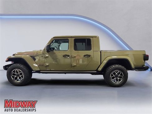 New 2025 Jeep Gladiator Rubicon w/ Convenience Group image 2