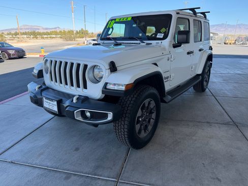 Used 2018 Jeep Wrangler Unlimited Sahara image 7