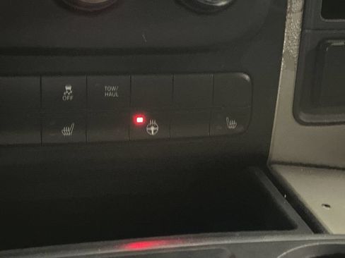 Used 2014 RAM 1500 Outdoorsman AWD/4WD image 40