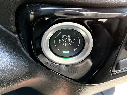 Used 2025 Chevrolet Silverado 2500 LT image 33