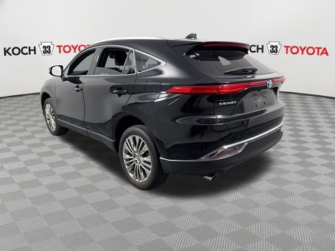 Used 2023 Toyota Venza XLE image 6