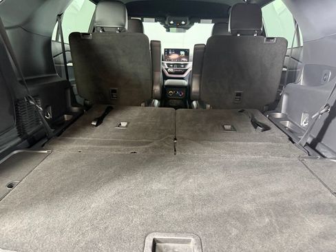 Used 2025 Ford Explorer ST-Line AWD/4WD image 36