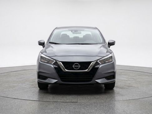 Used 2025 Nissan Versa SV FWD image 2