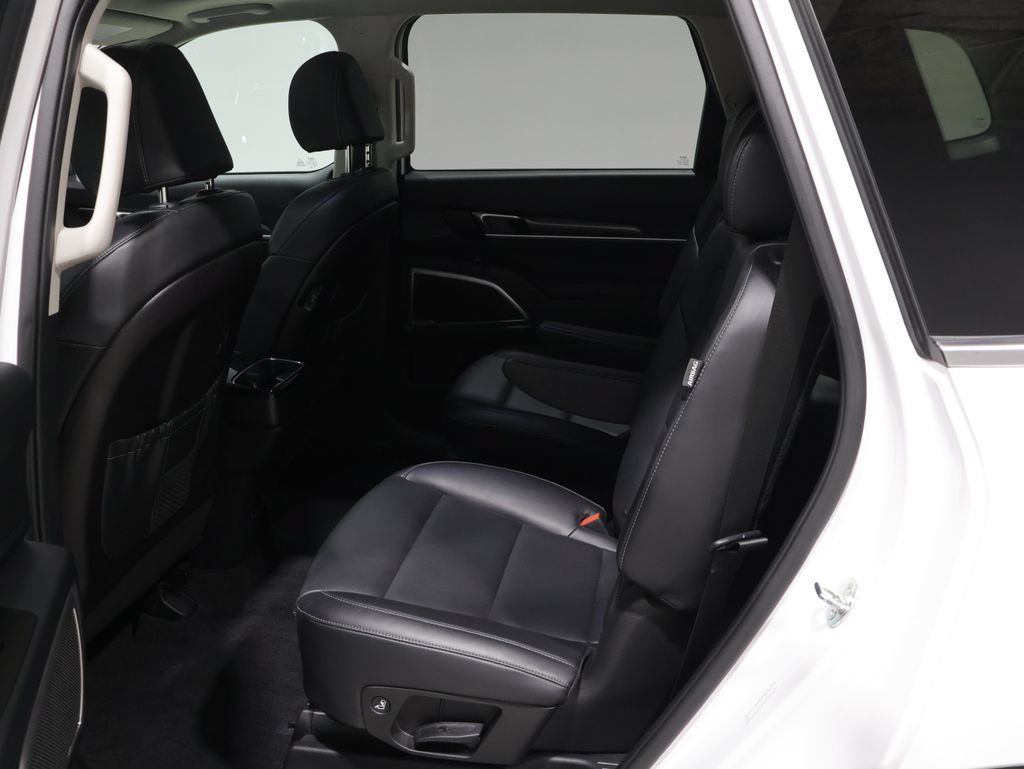 Used 2025 Kia Telluride S AWD/4WD image 18