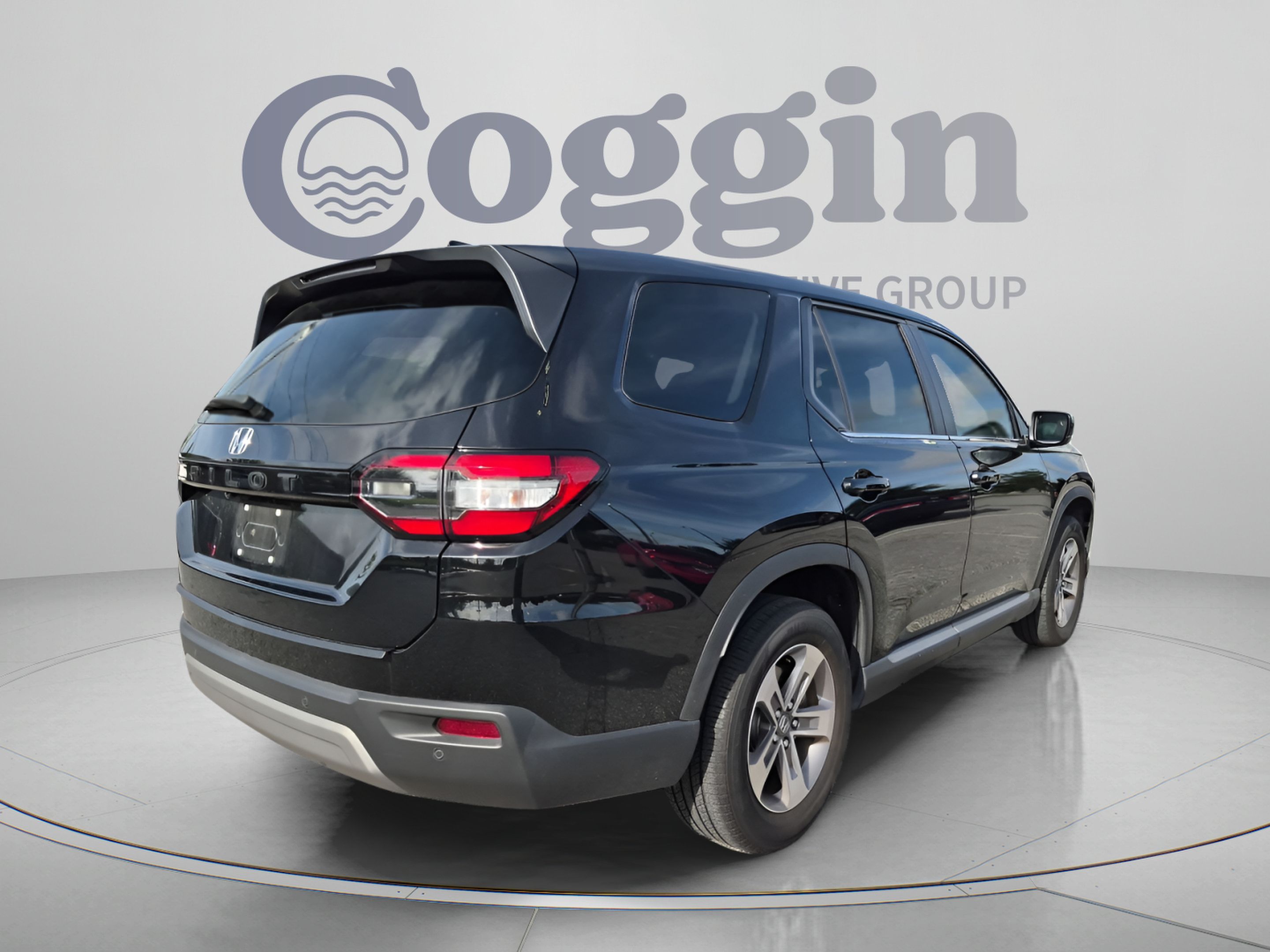 Used 2025 Honda Pilot EX-L image 6
