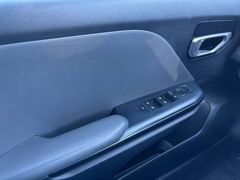 Used 2025 Kia K4 LXS image 18