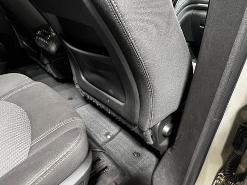 Used 2016 Chevrolet Traverse LT image 27