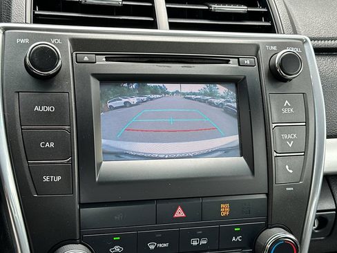 Used 2017 Toyota Camry SE FWD image 15