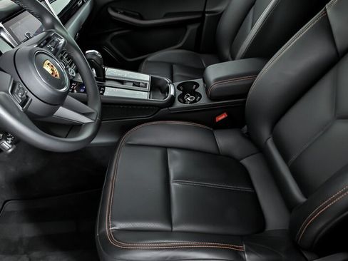 Used 2023 Porsche Macan S AWD/4WD image 28
