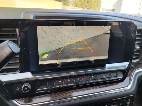 Used 2024 Chevrolet Silverado 1500 RST w/ Z71 Off-Road Package image 17