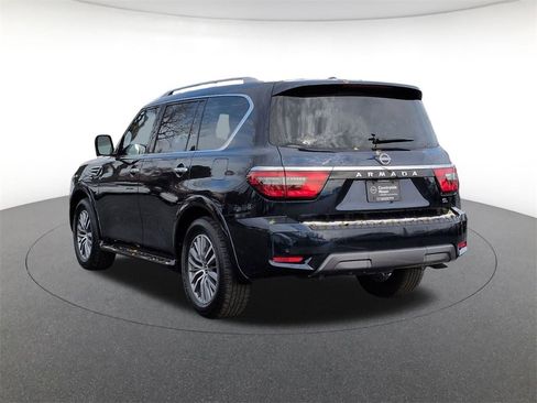 Used 2024 Nissan Armada SL w/ Captain's Chairs Package image 7