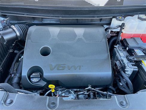 Used 2023 Chevrolet Traverse RS image 32