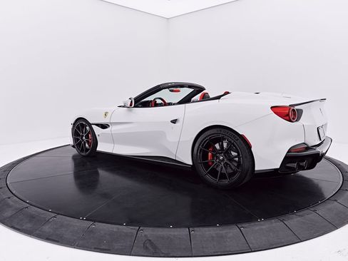 Used 2022 Ferrari Portofino M RWD image 24