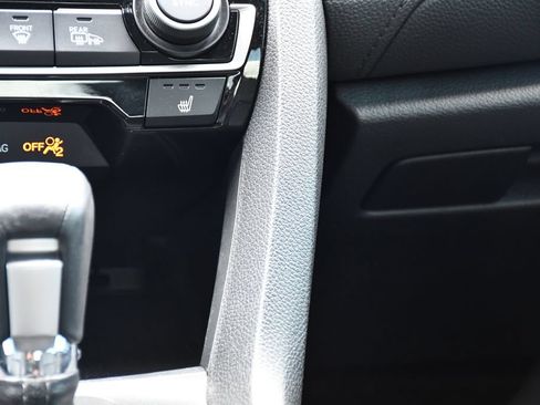 Used 2018 Honda Civic Touring image 30