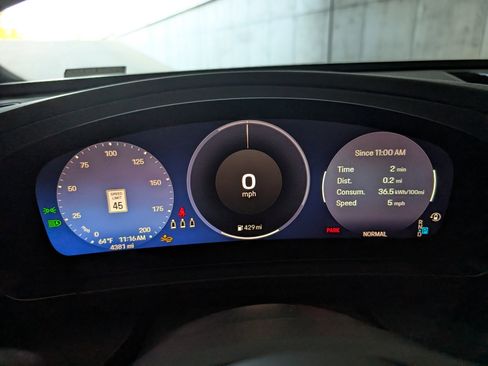 Used 2025 Porsche Macan Electric image 35