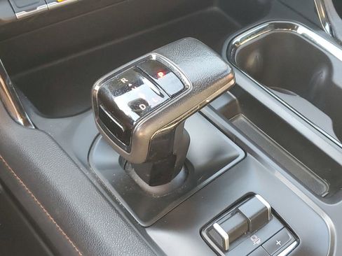 Used 2022 GMC Sierra 1500 AT4 w/ AT4 Preferred Package image 18