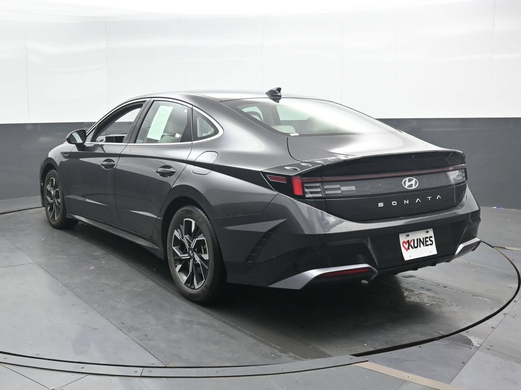 Certified 2025 Hyundai Sonata SEL FWD image 10
