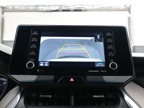 Used 2022 Toyota Venza XLE image 18