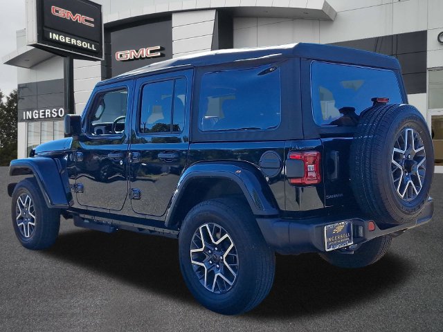 Used 2026 Jeep Wrangler Unlimited Sahara AWD/4WD image 22