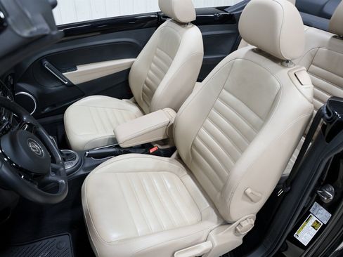 Used 2013 Volkswagen Beetle 2.5 image 18