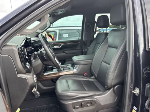 Used 2024 GMC Sierra 1500 Elevation w/ Elevation Premium Package AWD/4WD image 3
