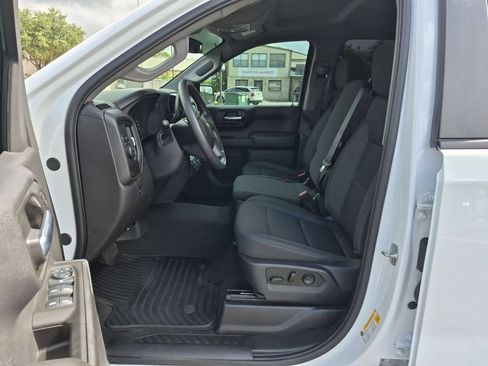 Certified 2025 Chevrolet Silverado 1500 Custom w/ LPO, Dark Essentials Package RWD image 17