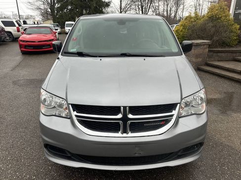 Used 2019 Dodge Grand Caravan SE FWD image 11