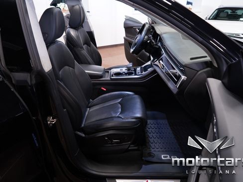 Used 2020 Audi Q8 Prestige image 31
