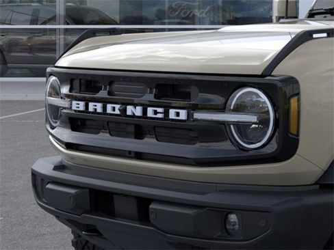 New 2025 Ford Bronco Outer Banks w/ Sasquatch Package image 19