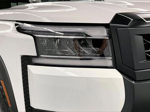 New 2025 Nissan Frontier PRO-4X image 13