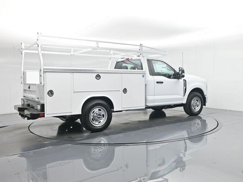 New 2025 Ford F350 XL w/ XL Chrome Package RWD image 29