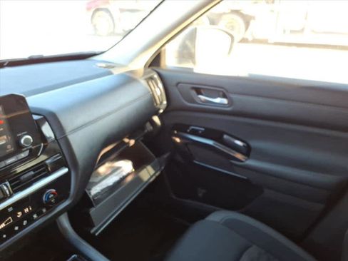 Certified 2022 Nissan Pathfinder S image 21