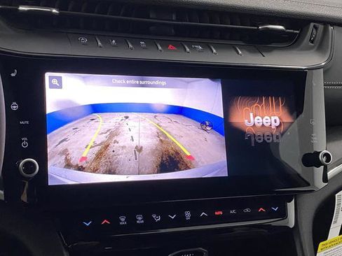 New 2026 Jeep Grand Cherokee Altitude AWD/4WD image 11