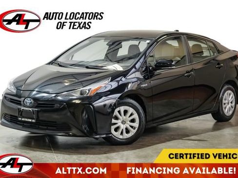 Used 2020 Toyota Prius LE image 1